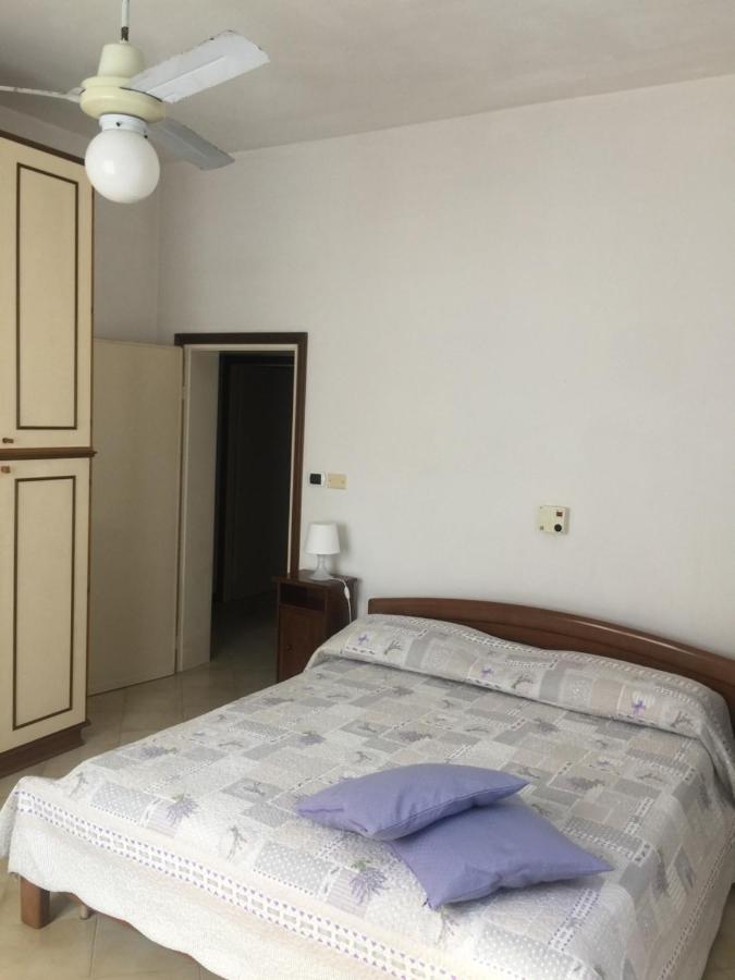 شقة La Casa Di Clara Ombrellone Con 2 Lettini Al Lido San Giuliano Gratis E Parcheggio Privato Gratis ريميني المظهر الخارجي الصورة