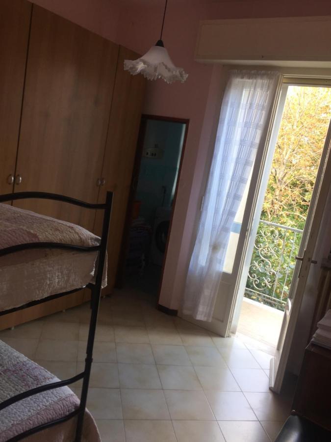 شقة La Casa Di Clara Ombrellone Con 2 Lettini Al Lido San Giuliano Gratis E Parcheggio Privato Gratis ريميني المظهر الخارجي الصورة