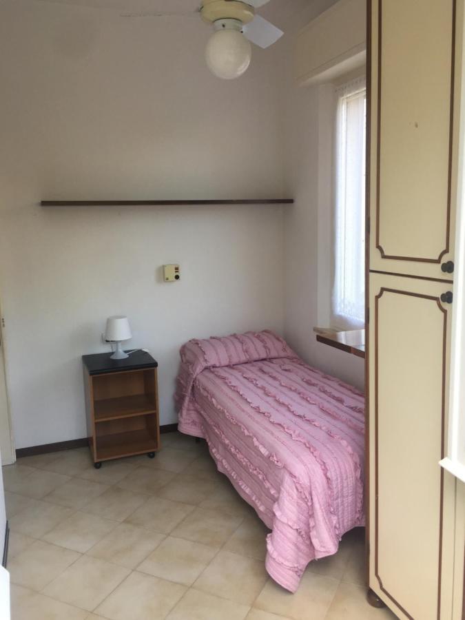 شقة La Casa Di Clara Ombrellone Con 2 Lettini Al Lido San Giuliano Gratis E Parcheggio Privato Gratis ريميني المظهر الخارجي الصورة