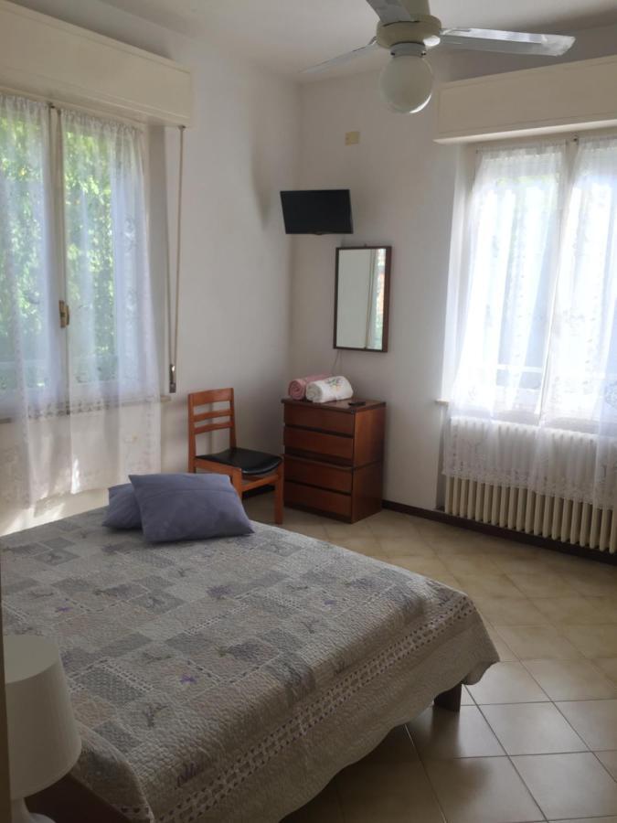شقة La Casa Di Clara Ombrellone Con 2 Lettini Al Lido San Giuliano Gratis E Parcheggio Privato Gratis ريميني المظهر الخارجي الصورة